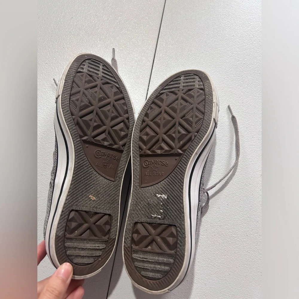 Low Top Converse - Picture 5 of 7